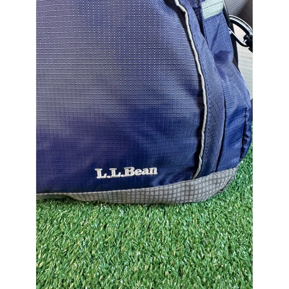 LL Bean Navy Blue Ripstop Nylon Small Duffel Bag Shoulder Strap‎ Insulated Top
